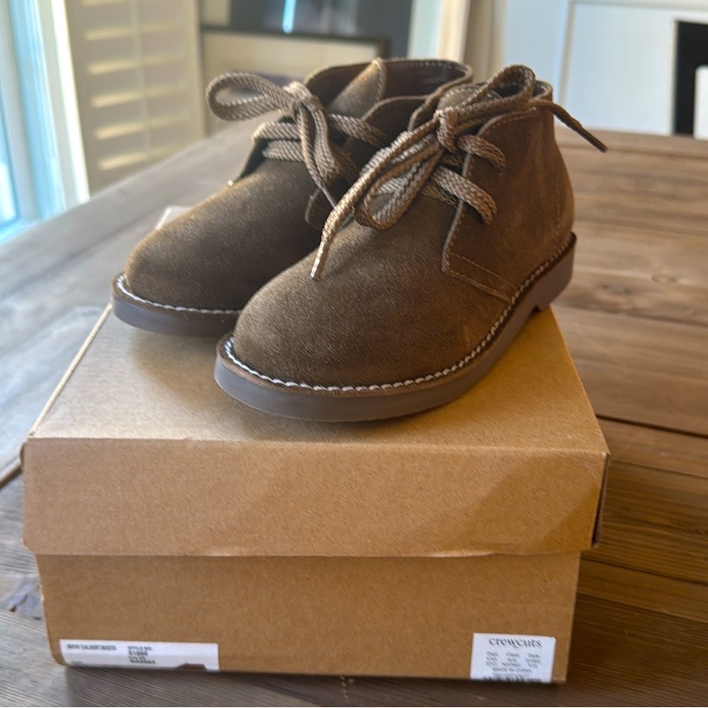 NEW~ Kids Brown Suede Boots